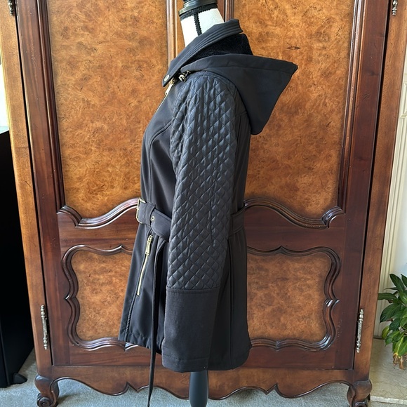 MICHAEL Michael Kors Asymmetrical Quilted-Sleeve Coat - Picture 7 of 17